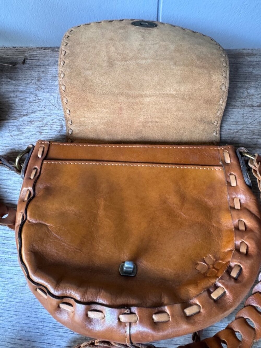 Patricia Nash Tooled Leather Saddle Crossbody Bag Brown Braided Strap Whipstitch - Picture 3 of 8
